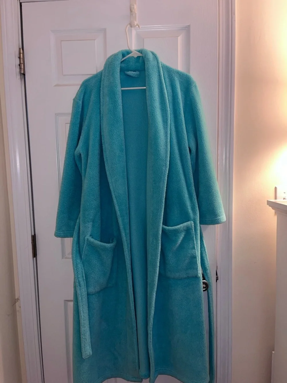 Pottery Barn Teen Plush Teal Bath Robe